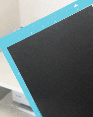 Silhouette CAMEO5で精密にカットされた文字