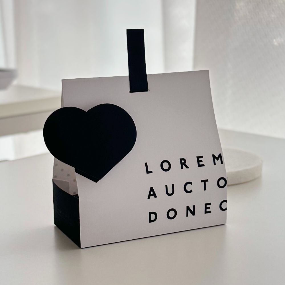 Silhouette CAMEO5で厚紙をカットして組み立てたギフトボックス