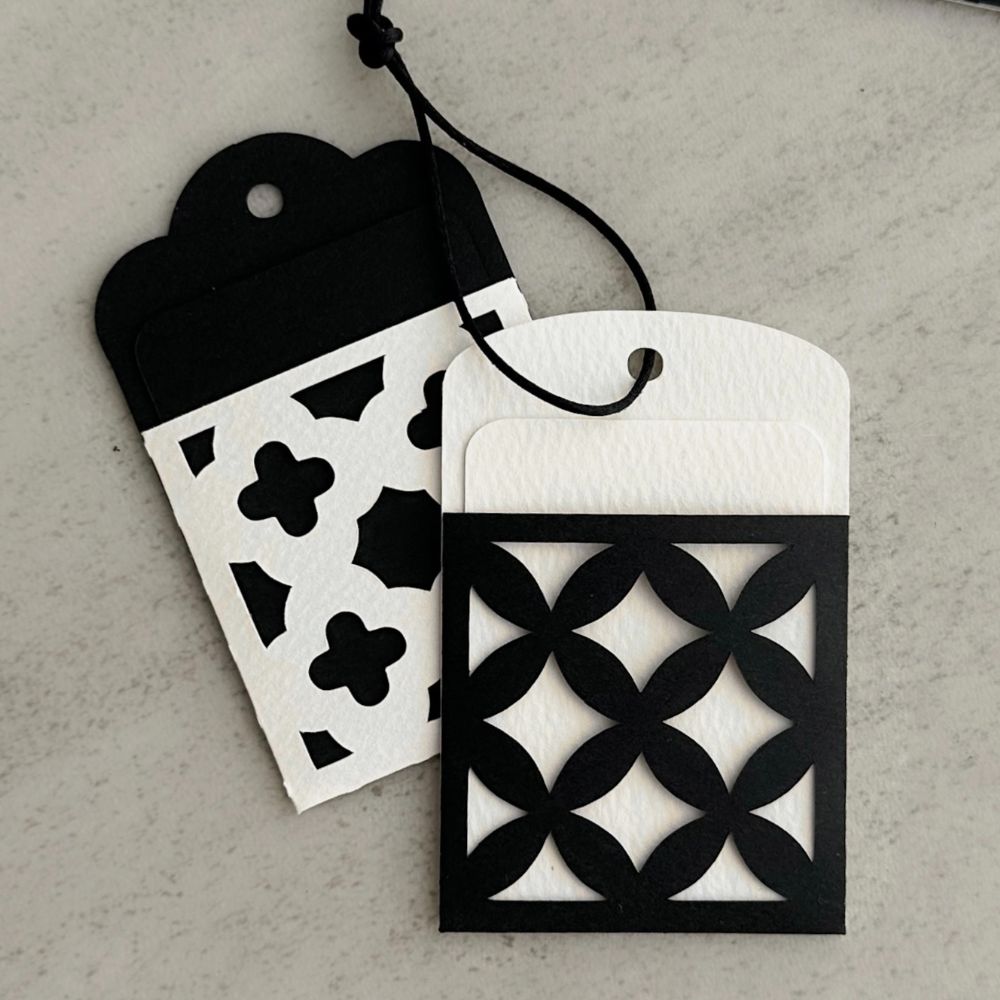 Silhouette CAMEO5でカットしたモノトーンのギフトタグ