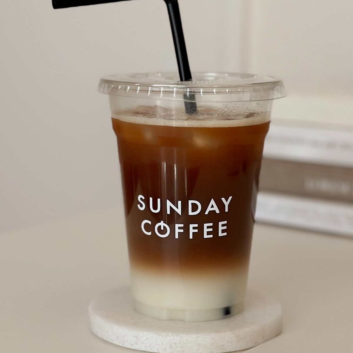 ロゴ入りアイスコーヒーカップのおうちカフェ