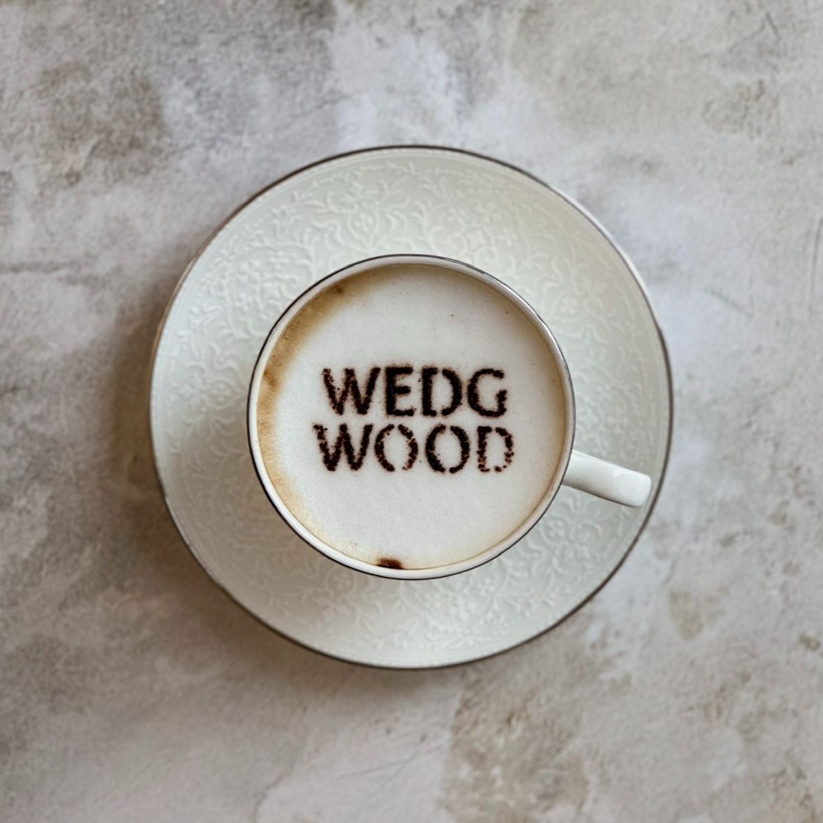 ロゴ文字入りカフェラテ