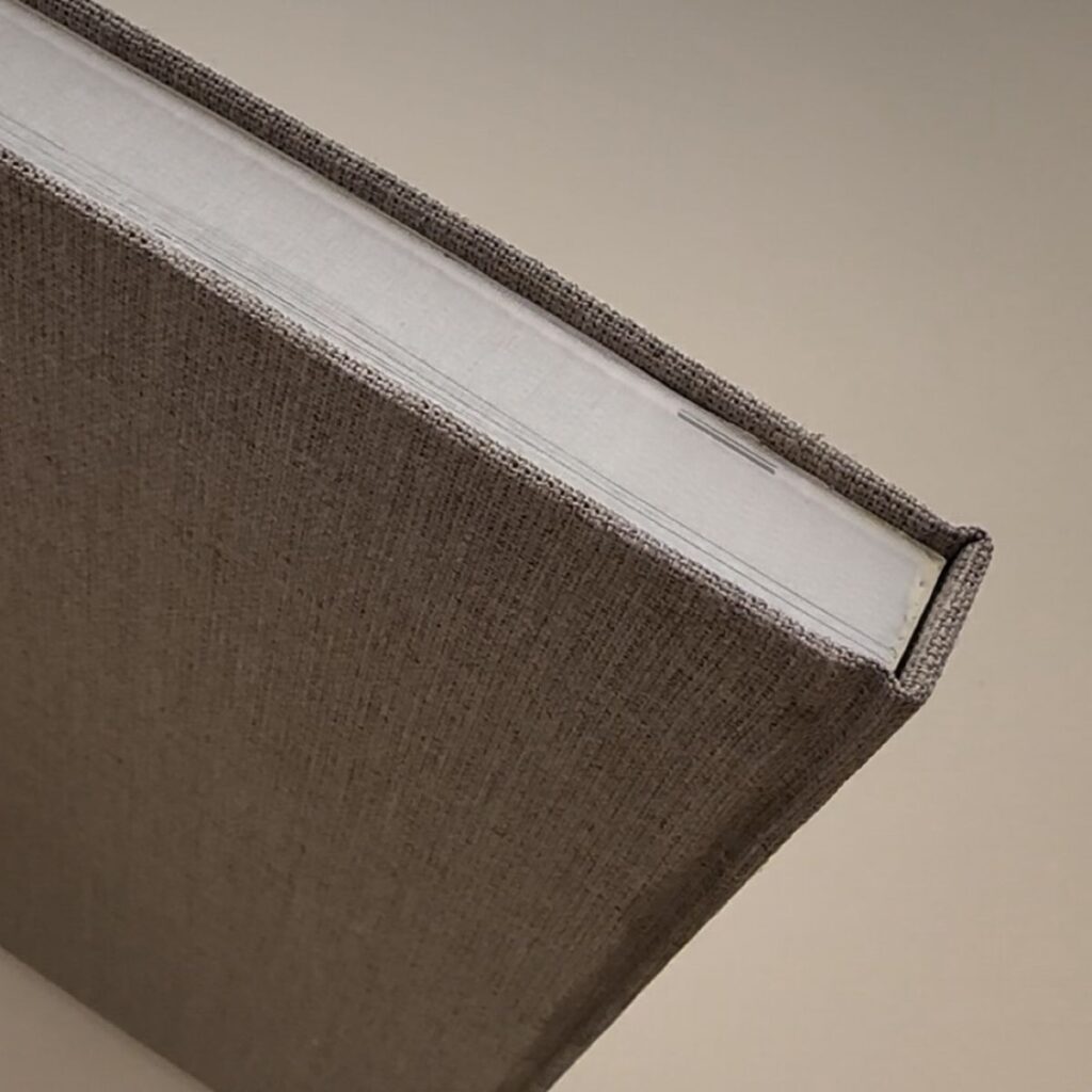 布製ブックカバーの角部分の仕上がりアップ