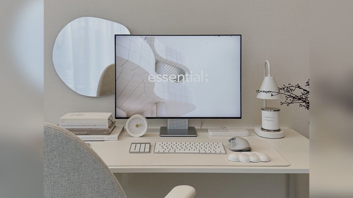 白をベースにまとめたデスク環境