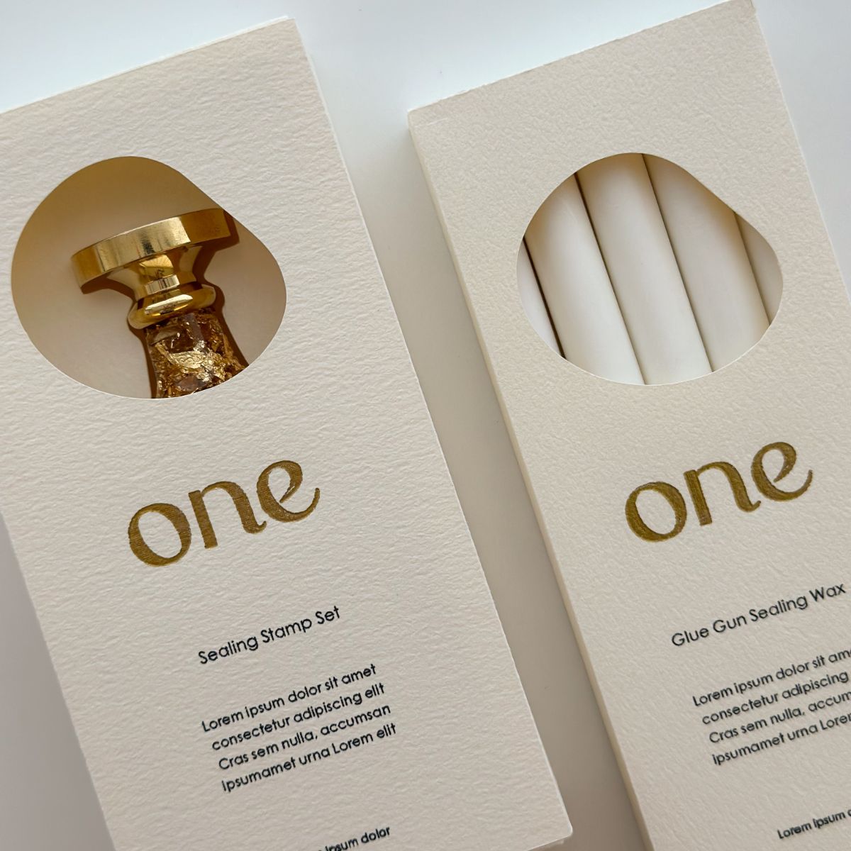 箔押しロゴ入りシーリングスタンプボックスのクローズアップ