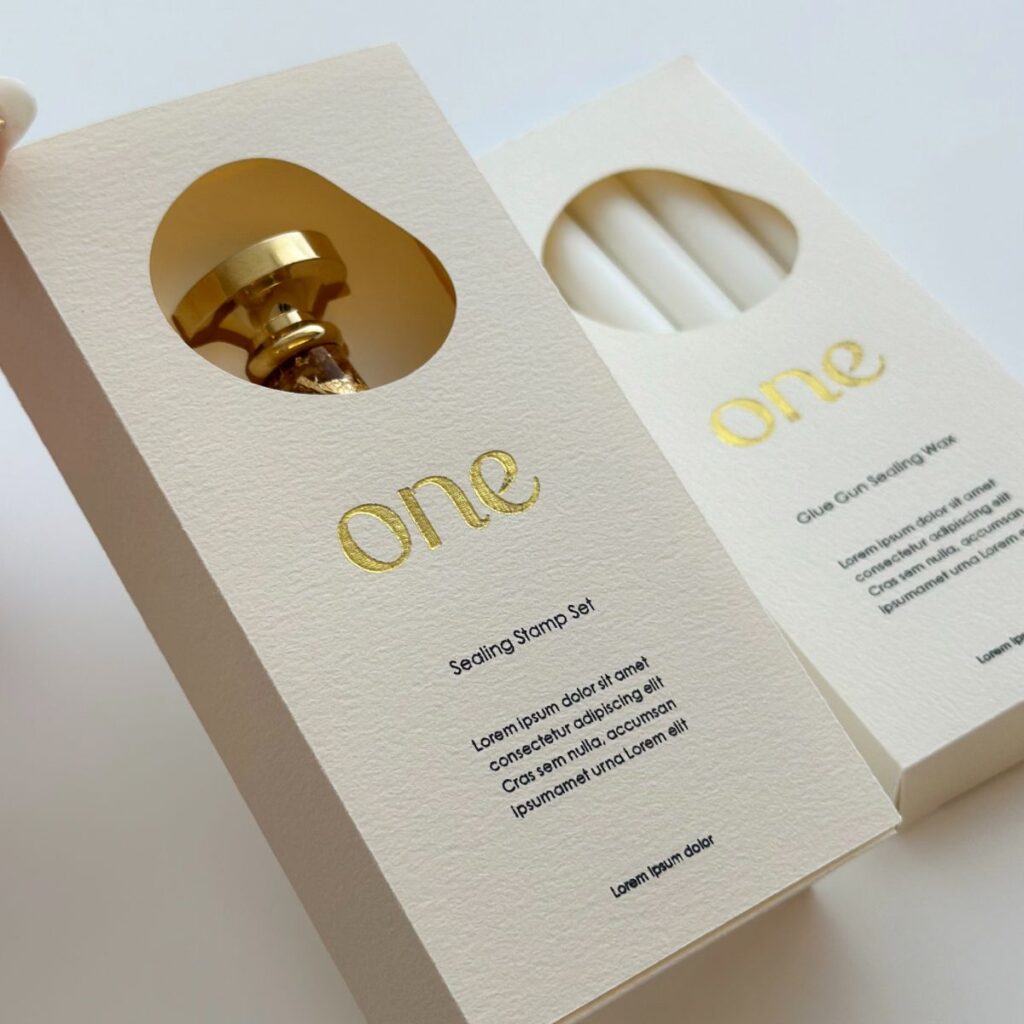 シーリングスタンプボックスの箔押しロゴ部分アップ