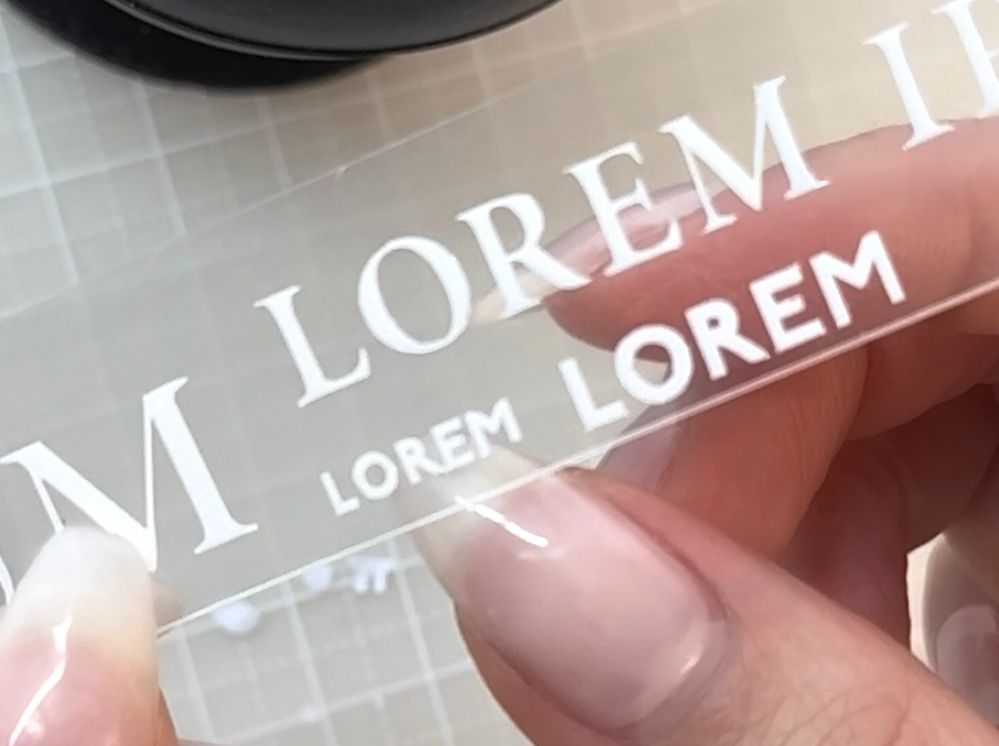 Silhouette CAMEO5で精密にカットしたアイロンプリントシートの細かい文字