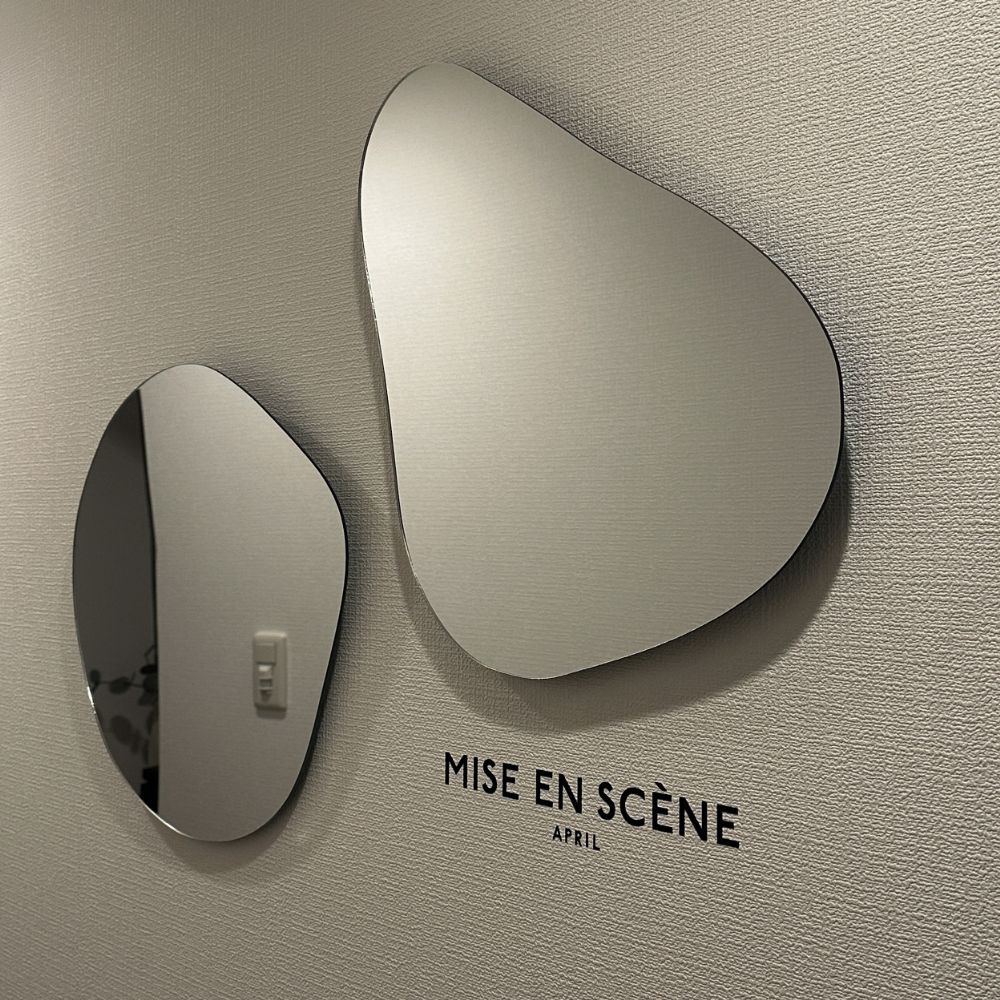 カッティングフィルムで作った壁のレタリング装飾