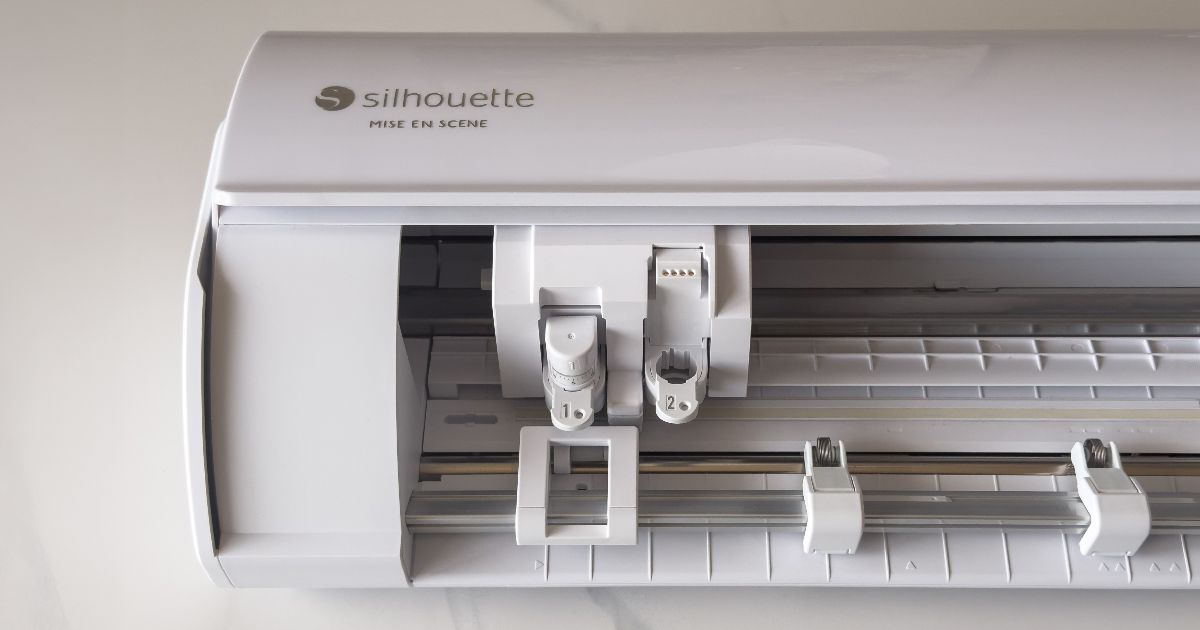 家庭用カッティングマシンSilhouette CAMEO5の本体